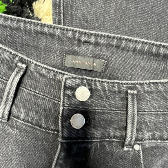 Ann Taylor denim. Size 6. - Picture 3 of 4